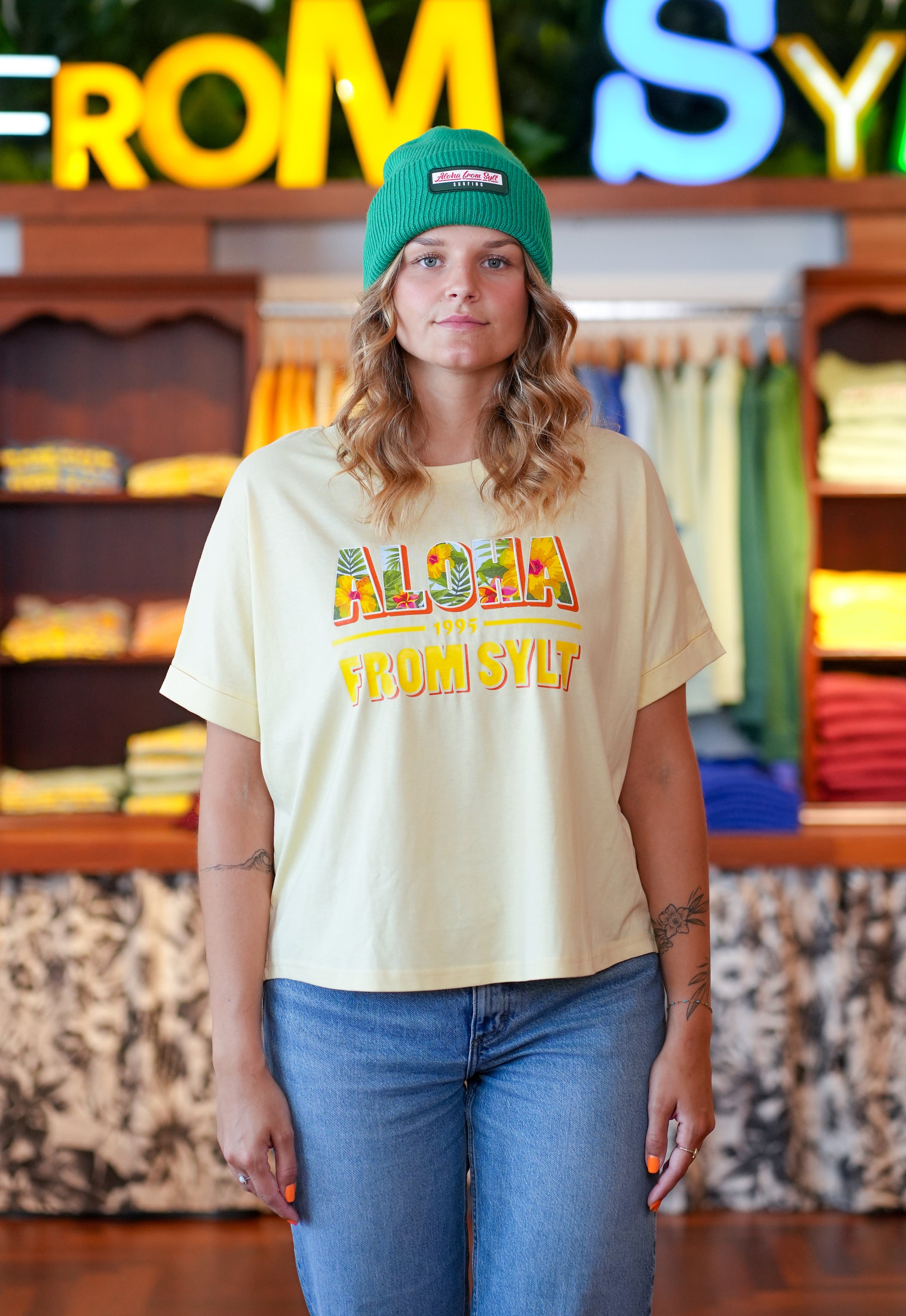 T-Shirt - Aloha Flowers - Women's Cut (butter)