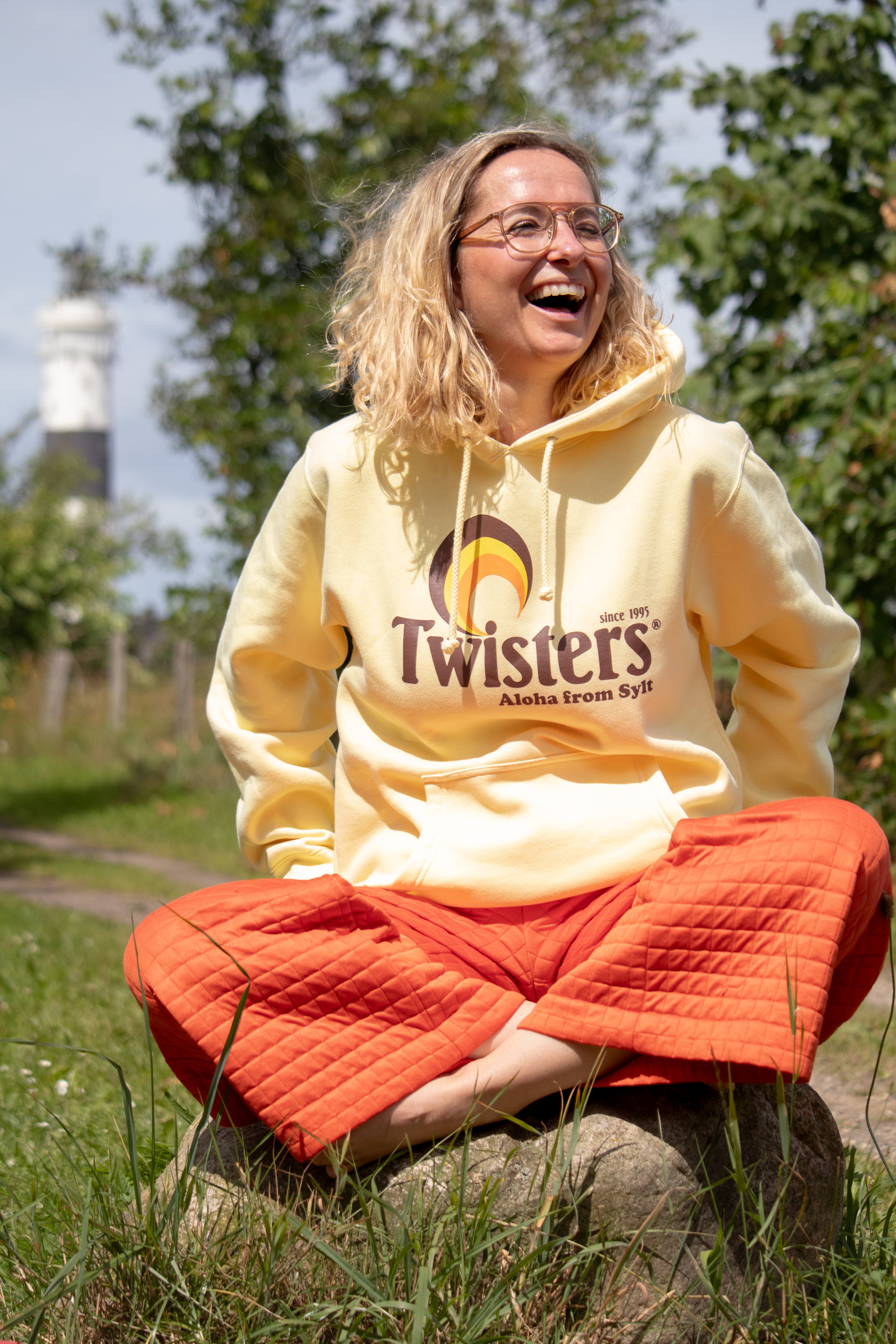 Kuscheliger Fair-Fashion Hoodie im Retro-Stil