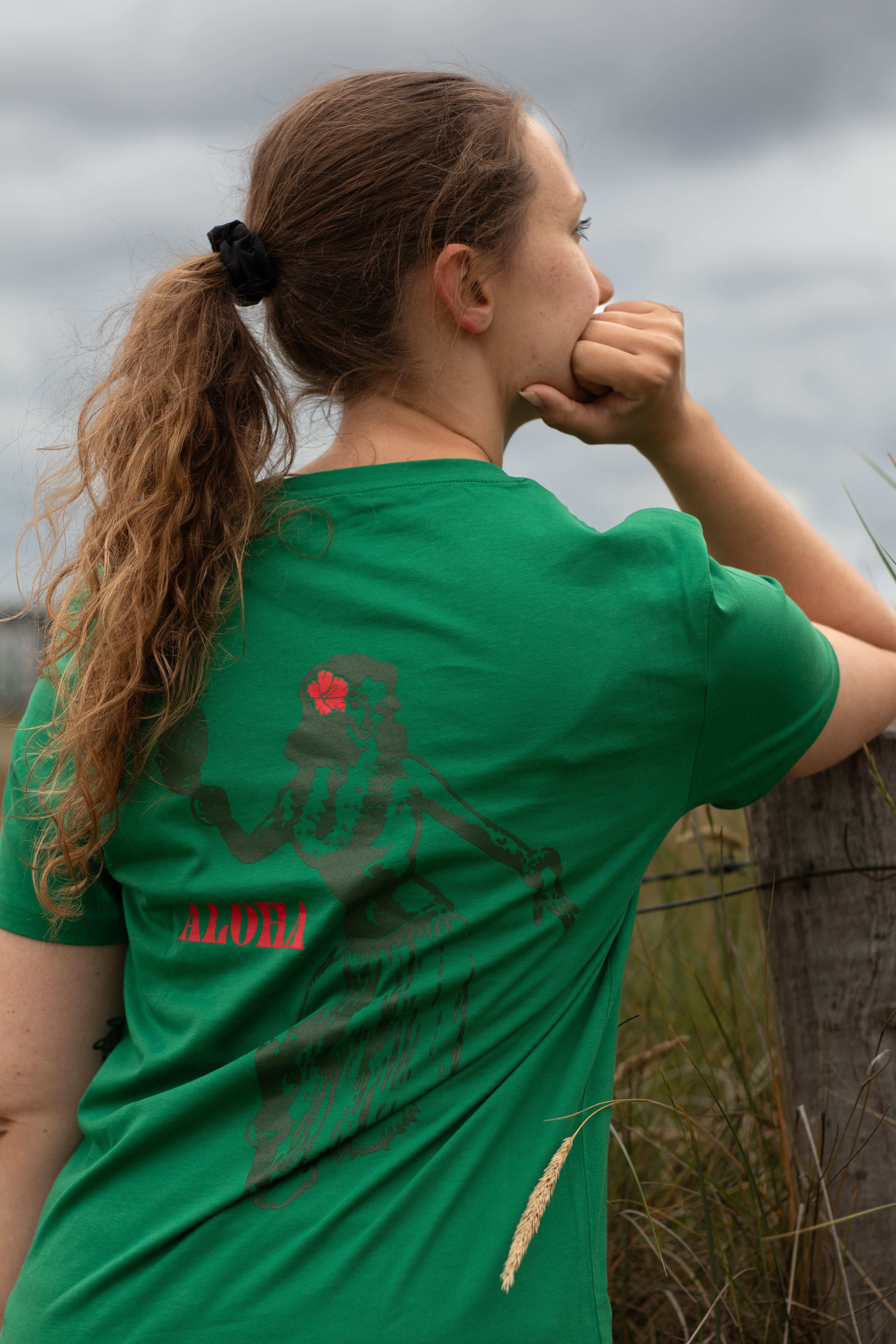 T-Shirt mit Hawaii Frau / Hula Tänzerin in grün