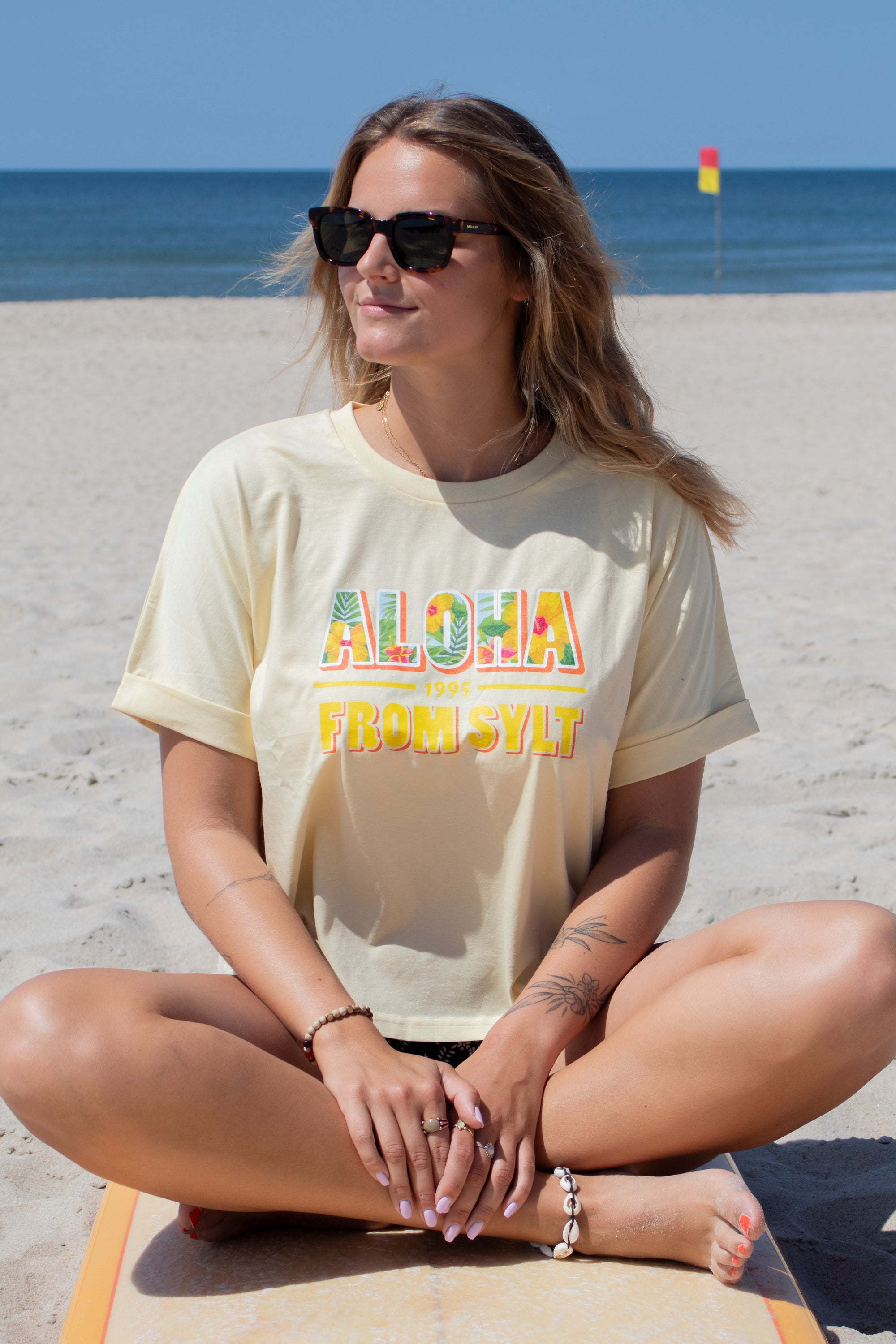 T-Shirt - Aloha Flowers - Women's Cut (butter)