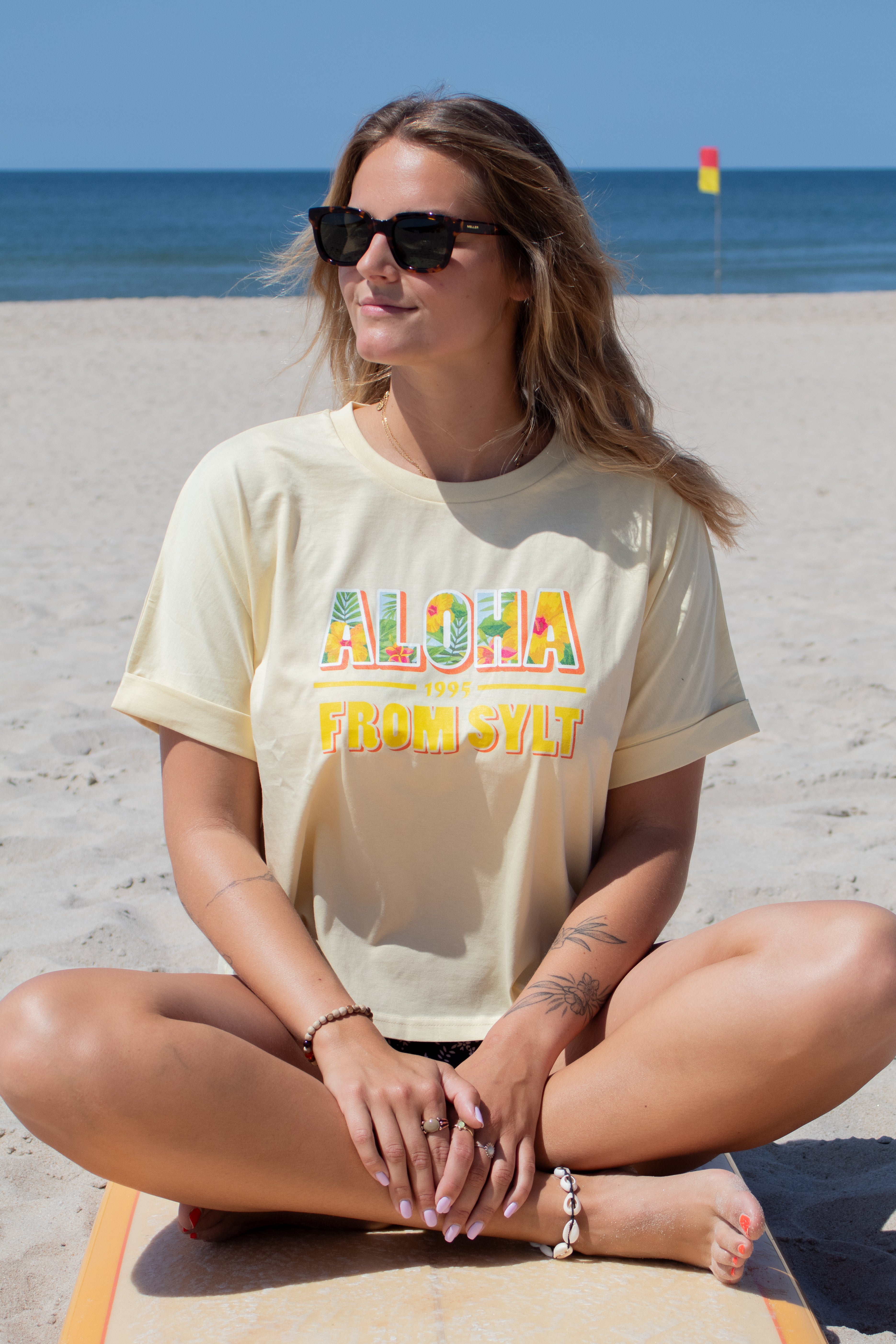 T-Shirt - Aloha Flowers - Women's Cut (butter)