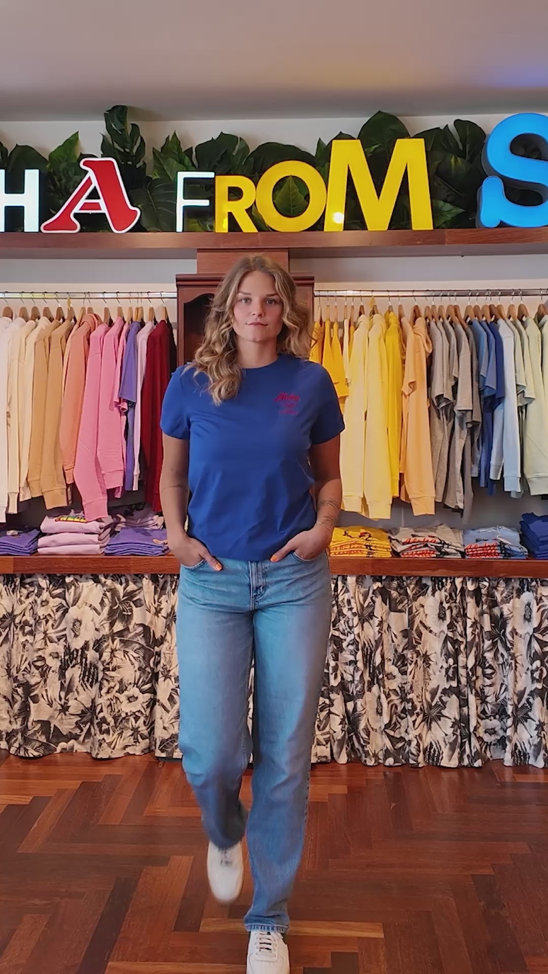 T-Shirt - Chaka Hand Red - Women's Cut (Worker Blue)