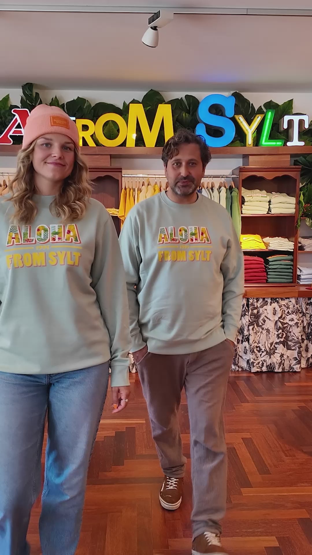 Sweater - Aloha Flowers